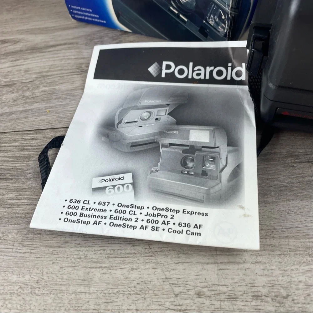Polaroid One Step 600 Vintage Instant Film Camera W Box & Manual